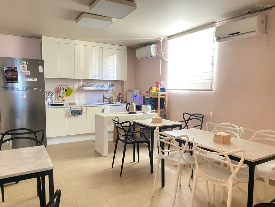 Funwave Guesthouse