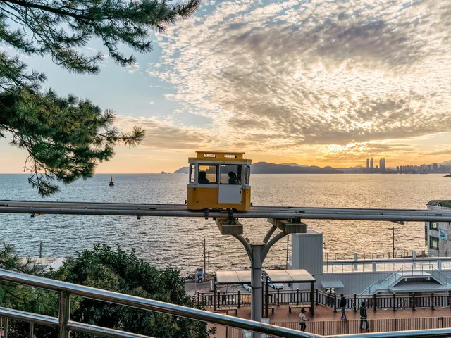 海雲台Blueline Park天空膠囊 & 海邊列車