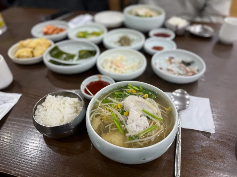 제주복국의 복국 상차림