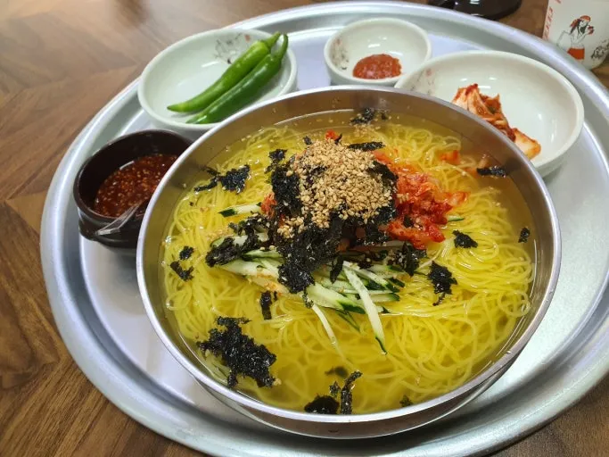 Handmade knife-cut noodles at Narutteo Guksu
