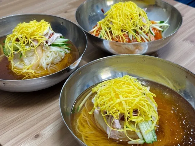 삼성밀면의 밀면 세 그릇