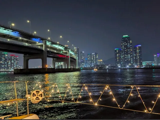 ① Y Holic Yacht Experience